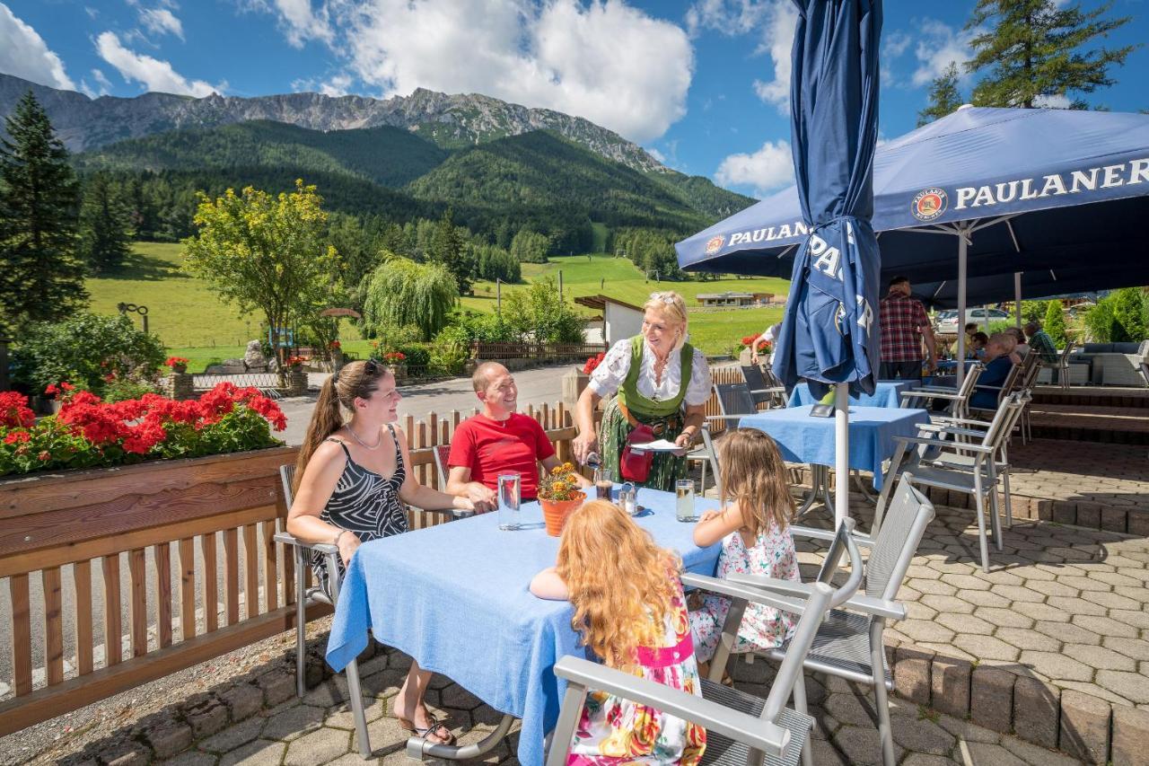 Hotel-Restaurant Forellenhof Пухберг ам Шнееберг Екстериор снимка