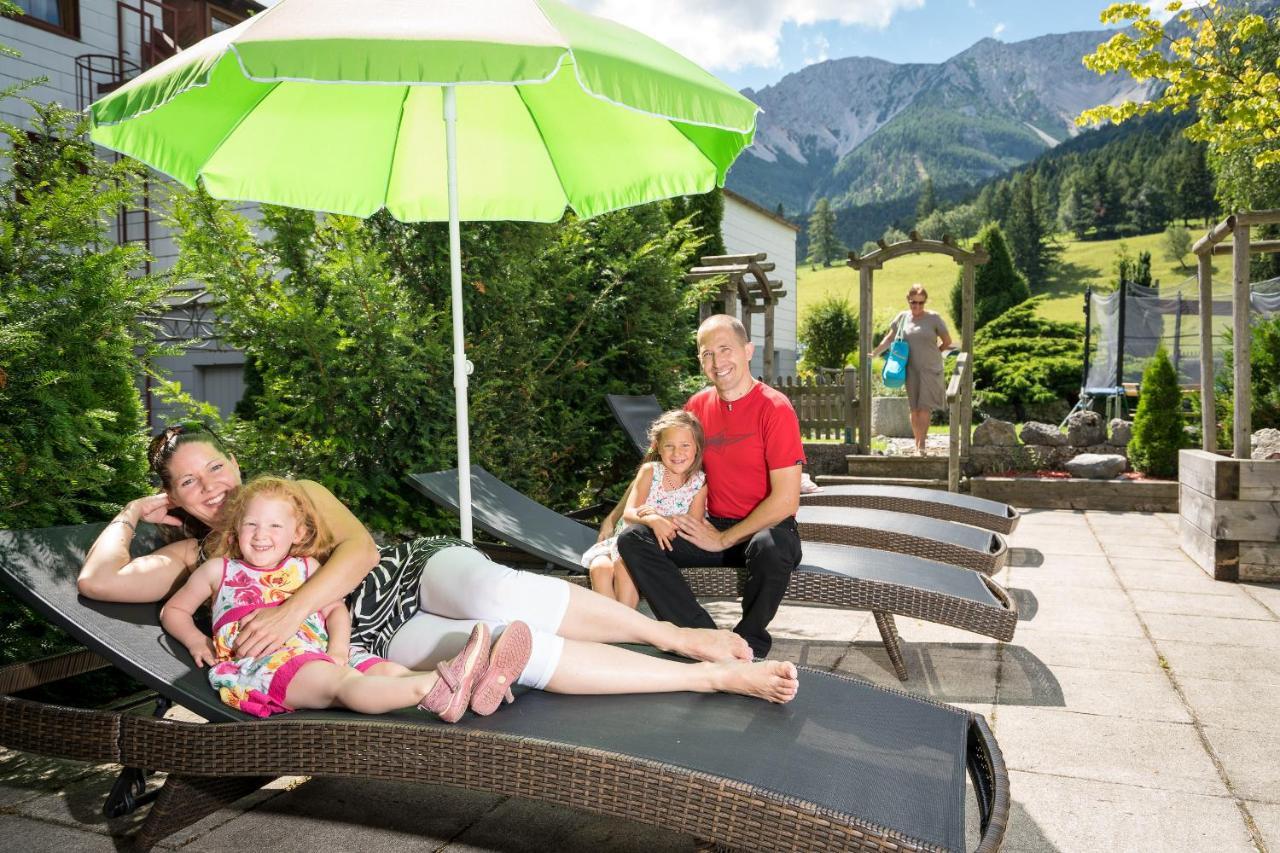 Hotel-Restaurant Forellenhof Пухберг ам Шнееберг Екстериор снимка